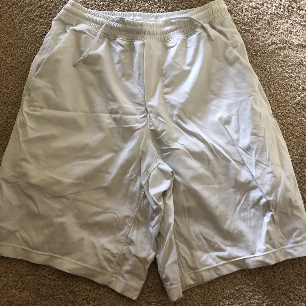Lululemon Shorts (Pace Breaker with liner) 7 Inch